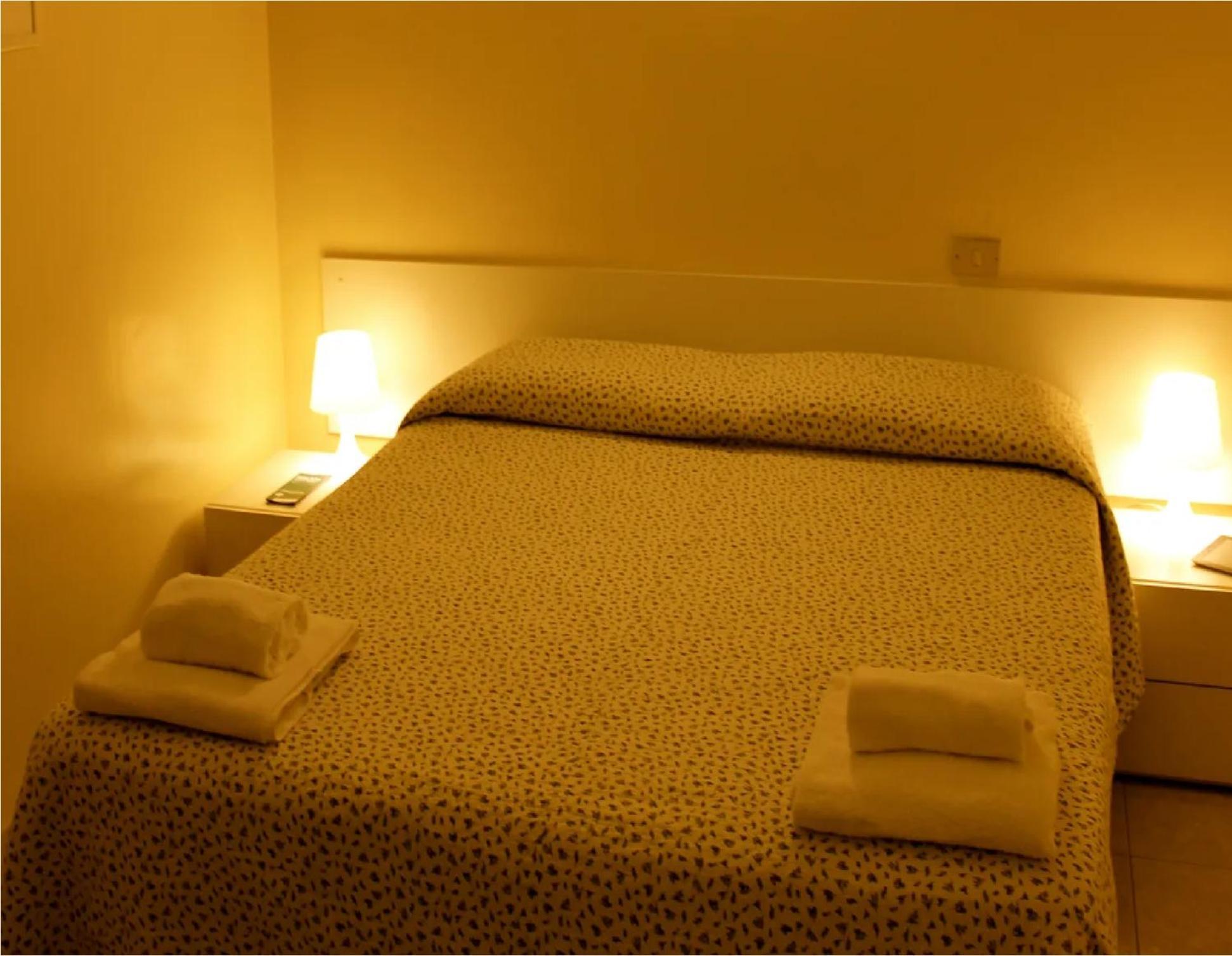 Affitti Only Sleep Bagno Privato Apartment Parma Exterior photo