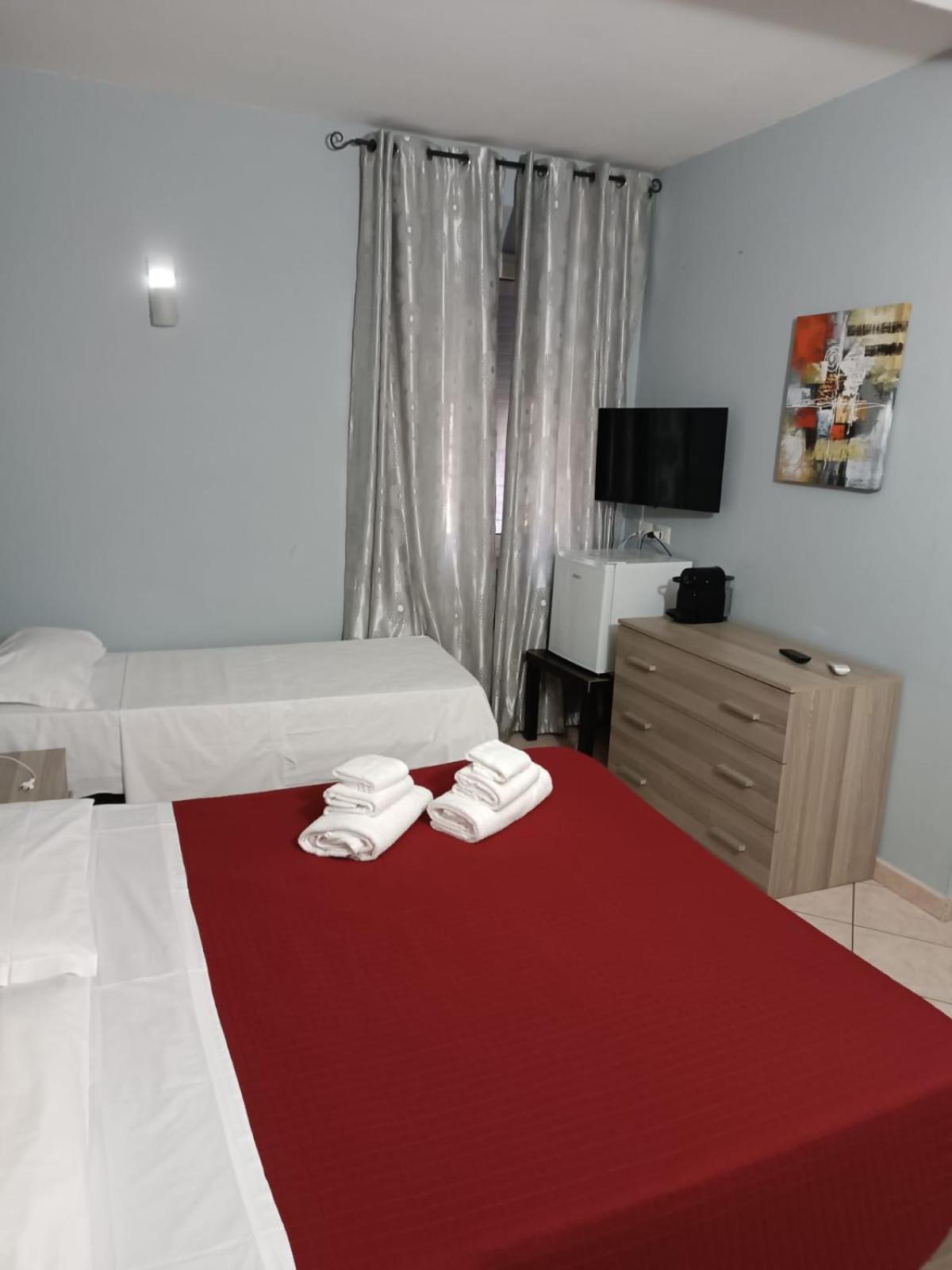 Affitti Only Sleep Bagno Privato Apartment Parma Exterior photo